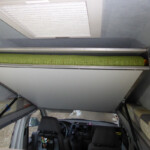 Bettkonstruktion hochgeklappt, dadurch volle Stehhöhe hinten